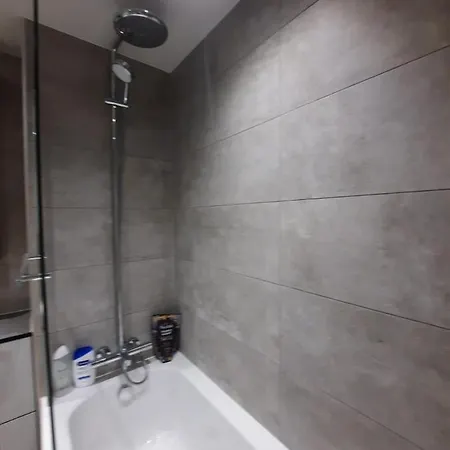 1 Bedroom In Luxury In Leeds *